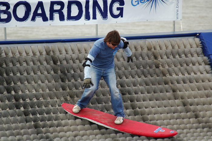 Brushboarding_Backhand_01